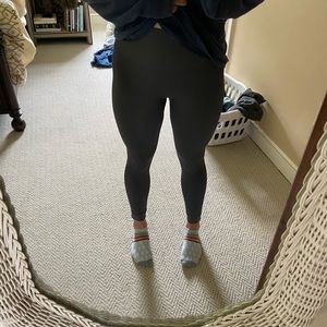Lululemon gray leggings (zone in crop)